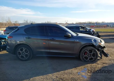 2022 Alfa Romeo Stelvio Ti Awd z USA, uszkodzony, nr VIN ZASPAKBN0N7D37161